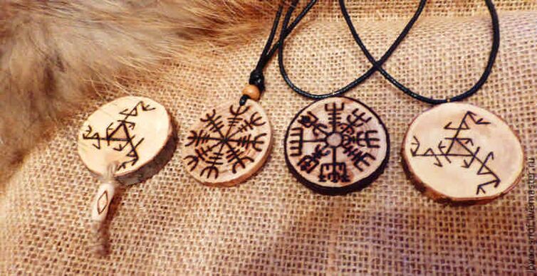 pendants with runes as successful talismans