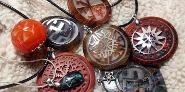kinds of amulets for good luck